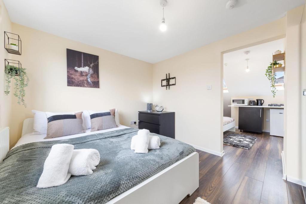 Isleworth Suites - Tw7 المظهر الخارجي الصورة