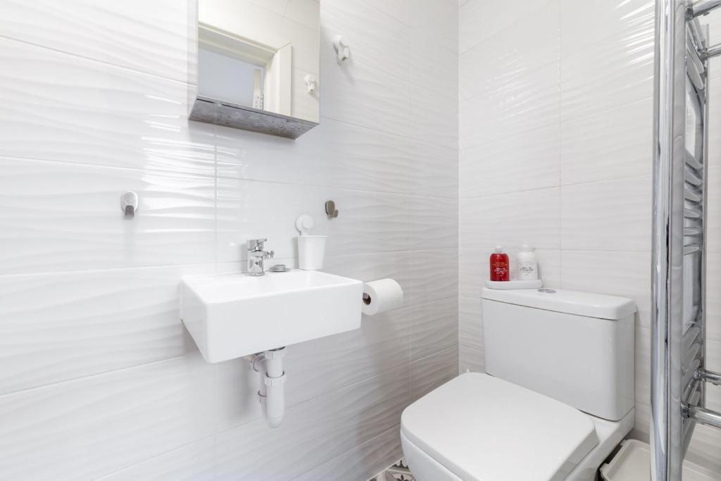 Isleworth Suites - Tw7 المظهر الخارجي الصورة